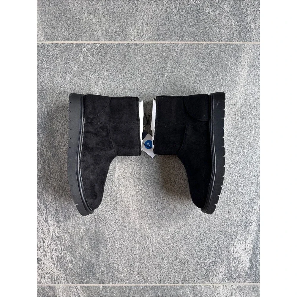 NWT Universal Thread “May” Black Faux Suede Ankle Boots Women’s 7 Memory Foam